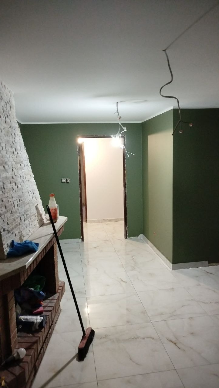Remont sypialni – malowanie i panele Warszawa